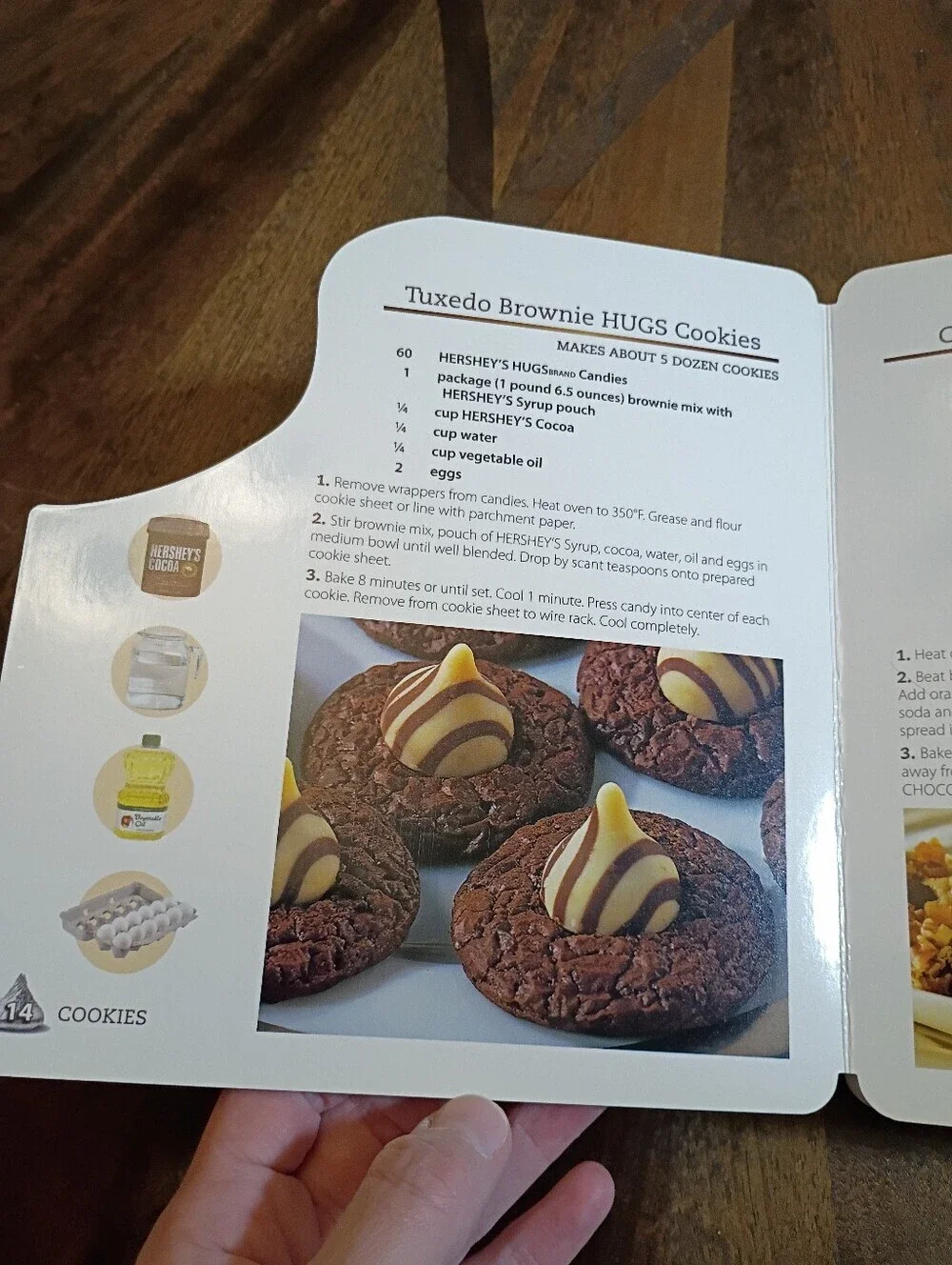 Hershey’s KISSES Brand Recipes Shaped Hardcover Cookbook 2009 Collectible